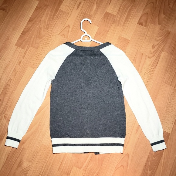 🧡🧡Juniors Varsity Sweater🧡🧡 - Picture 2 of 4